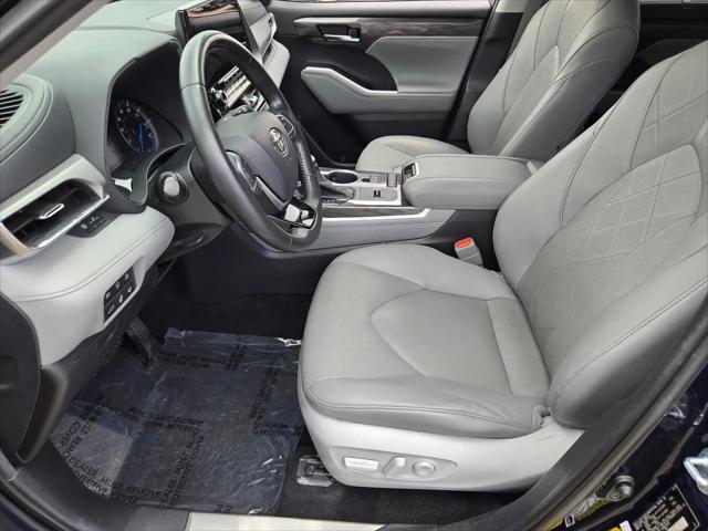 2021 Toyota Highlander Hybrid Platinum