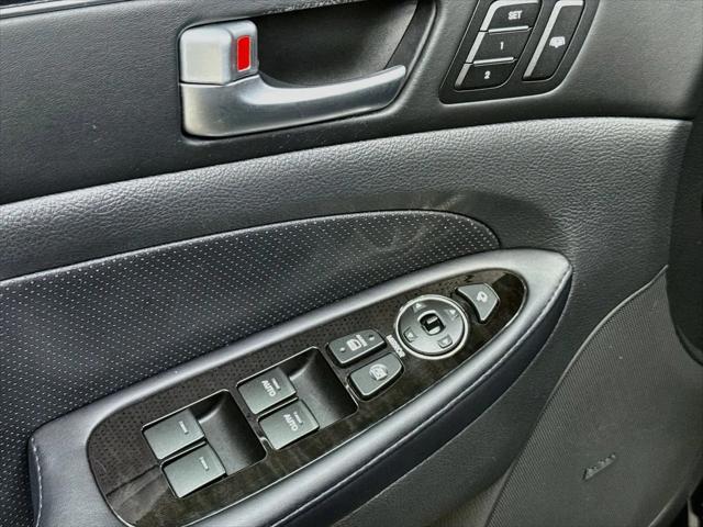 2012 Hyundai Genesis 3.8