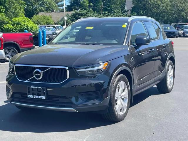 2019 Volvo XC40 T5 Momentum