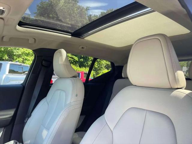 2019 Volvo XC40 T5 Momentum