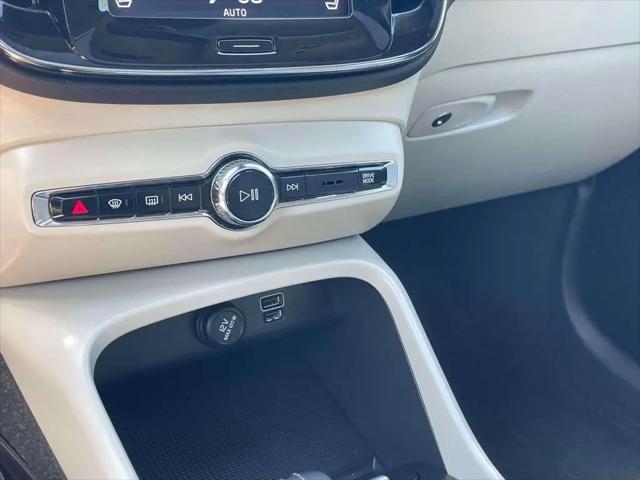 2019 Volvo XC40 T5 Momentum