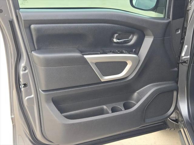 2024 Nissan Titan Crew Cab SV 4x2