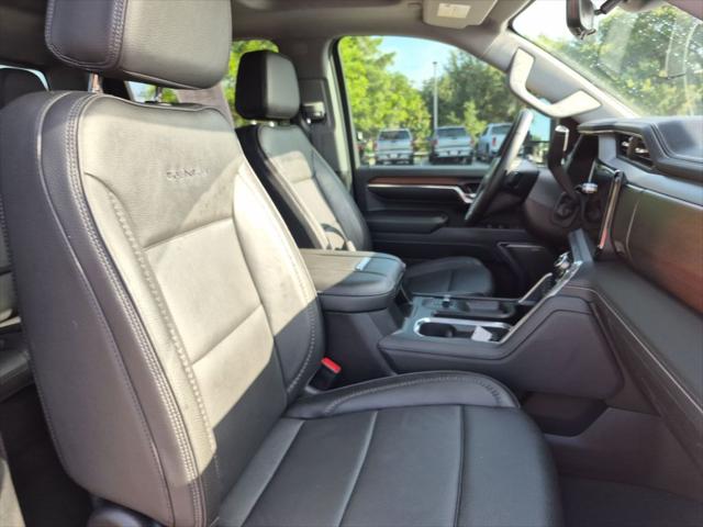 2024 GMC Sierra 2500HD 4WD Crew Cab Standard Bed Denali