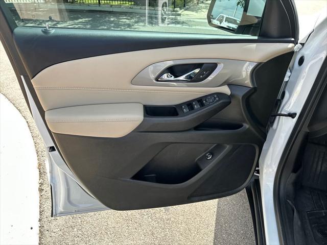 2023 Chevrolet Traverse FWD LT Leather