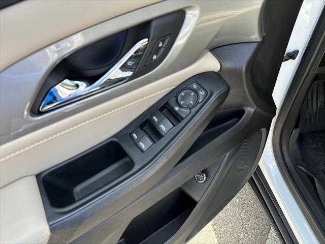 2023 Chevrolet Traverse FWD LT Leather