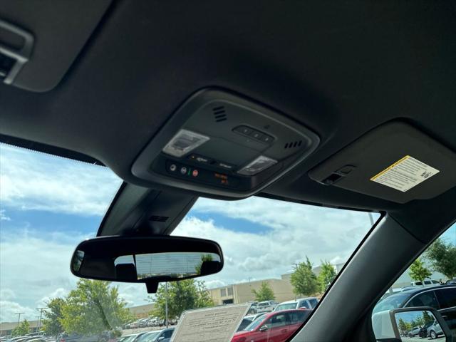 2023 Chevrolet Traverse FWD LT Leather