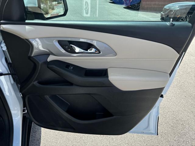 2023 Chevrolet Traverse FWD LT Leather