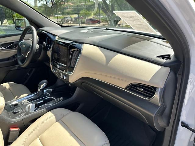 2023 Chevrolet Traverse FWD LT Leather
