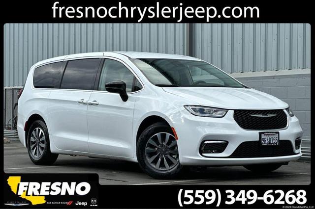 2024 Chrysler Pacifica Hybrid Select for sale in Fresno, CA