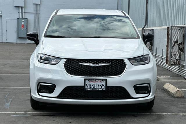 2024 Chrysler Pacifica Hybrid Select