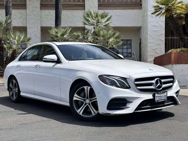 2017 Mercedes-Benz E-CLASS E 300 E 300 * TURBO * AMG SPORT PACKAGE * AMBIENT LIGHTS