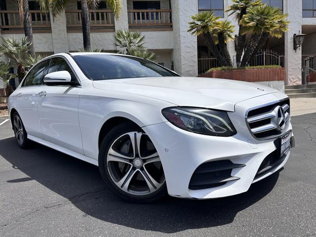 2017 Mercedes-Benz E-CLASS E 300 E 300 * TURBO * AMG SPORT PACKAGE * AMBIENT LIGHTS