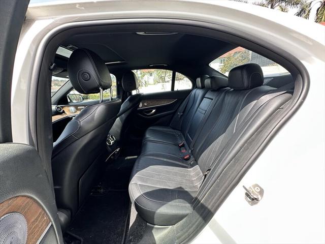2017 Mercedes-Benz E-CLASS E 300 E 300 * TURBO * AMG SPORT PACKAGE * AMBIENT LIGHTS