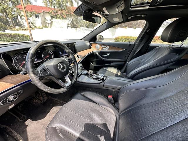 2017 Mercedes-Benz E-CLASS E 300 E 300 * TURBO * AMG SPORT PACKAGE * AMBIENT LIGHTS