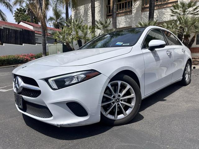 2020 Mercedes-Benz A 220 A 220 * AMBINET LIGHTING * MOONROOF *