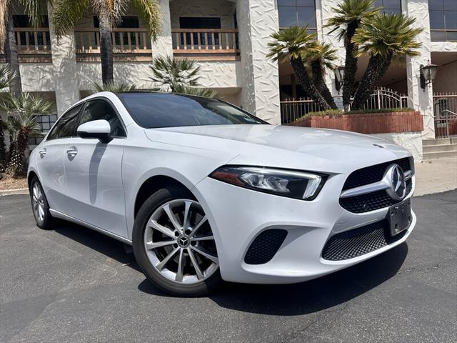 2020 Mercedes-Benz A 220 A 220 * AMBINET LIGHTING * MOONROOF *