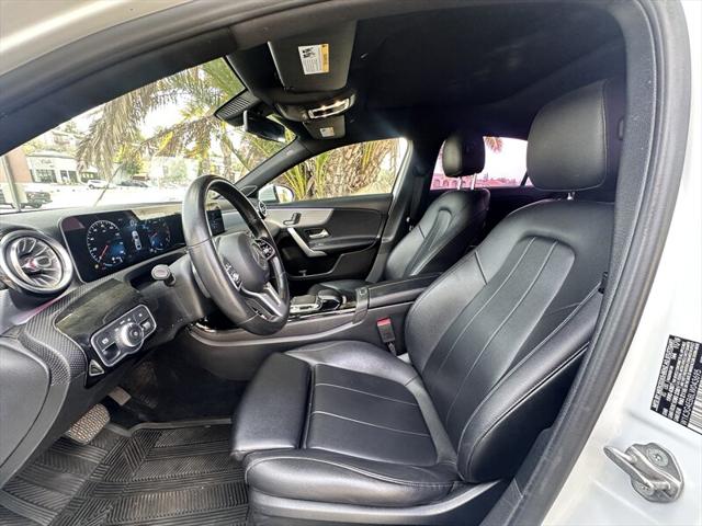 2020 Mercedes-Benz A 220 A 220 * AMBINET LIGHTING * MOONROOF *