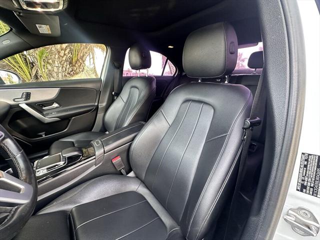 2020 Mercedes-Benz A 220 A 220 * AMBINET LIGHTING * MOONROOF *
