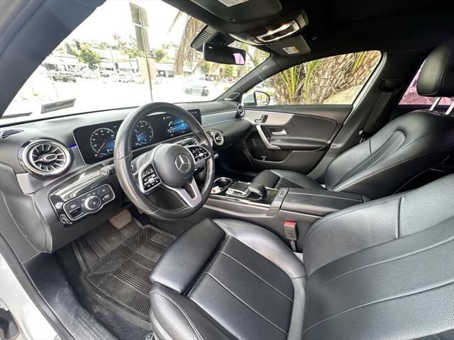 2020 Mercedes-Benz A 220 A 220 * AMBINET LIGHTING * MOONROOF *
