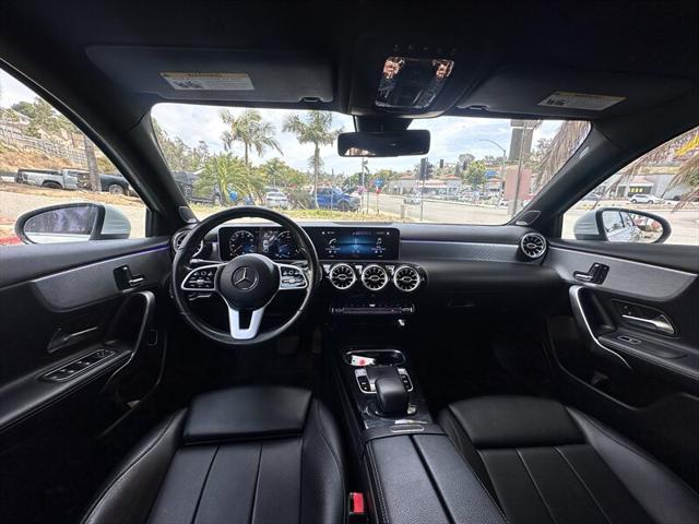 2020 Mercedes-Benz A 220 A 220 * AMBINET LIGHTING * MOONROOF *