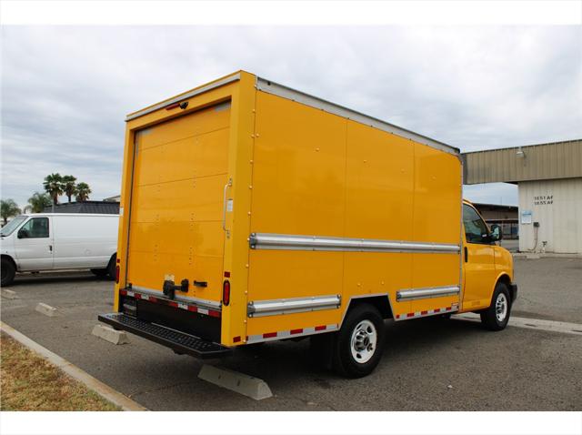 2021 GMC Savana Cutaway Work Van