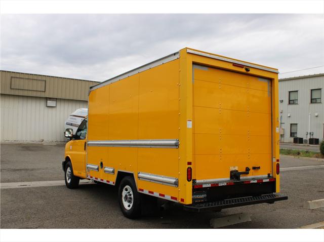 2021 GMC Savana Cutaway Work Van