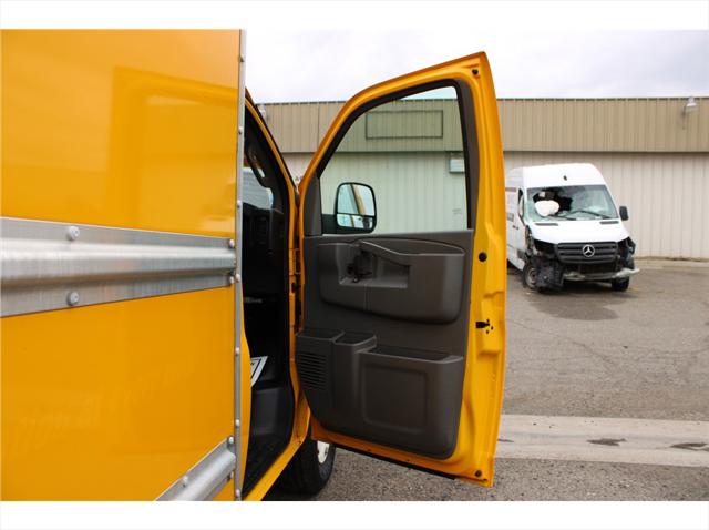 2021 GMC Savana Cutaway Work Van
