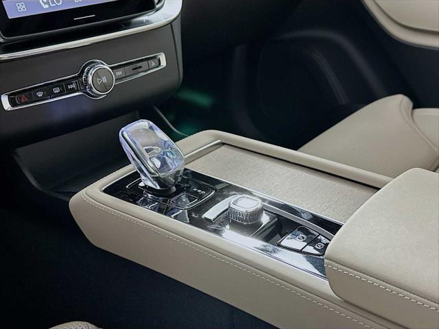2026 Volvo XC90 Plug-In Hybrid Ultra, T8 AWD, Electric/Gasoline, Bright, 7 Seats