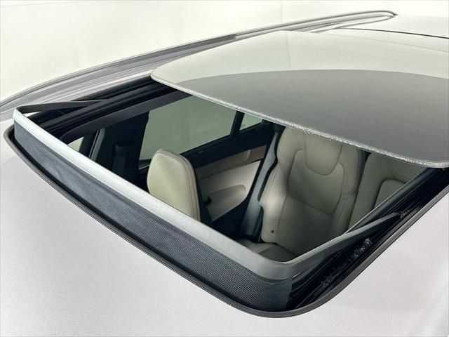 2026 Volvo XC90 Plug-In Hybrid Ultra, T8 AWD, Electric/Gasoline, Bright, 7 Seats