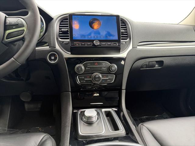 2023 Chrysler 300 Touring L AWD