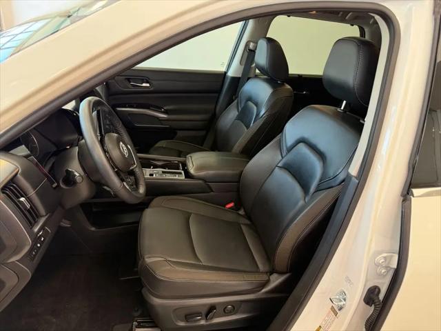 2024 Nissan Pathfinder SL FWD
