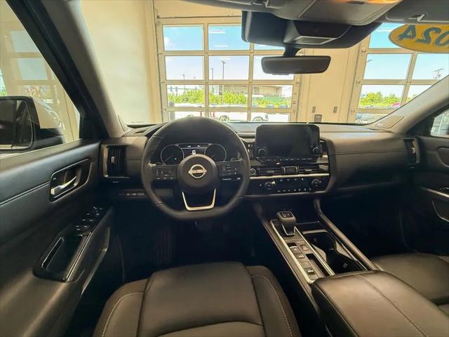 2024 Nissan Pathfinder SL FWD
