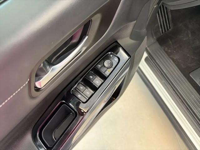 2024 Nissan Pathfinder SL FWD