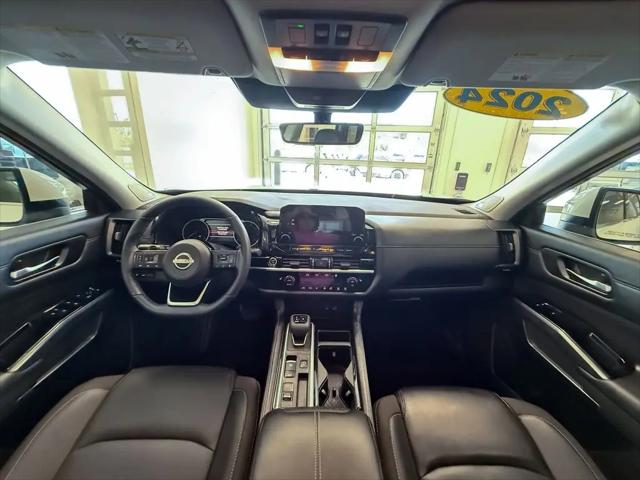 2024 Nissan Pathfinder SL FWD