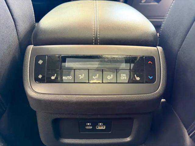 2024 Nissan Pathfinder SL FWD