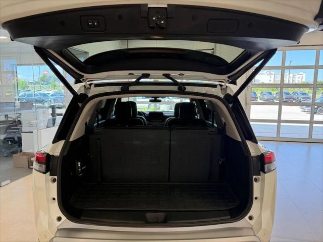 2024 Nissan Pathfinder SL FWD