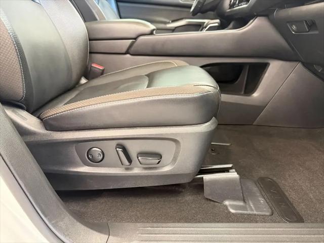 2024 Nissan Pathfinder SL FWD