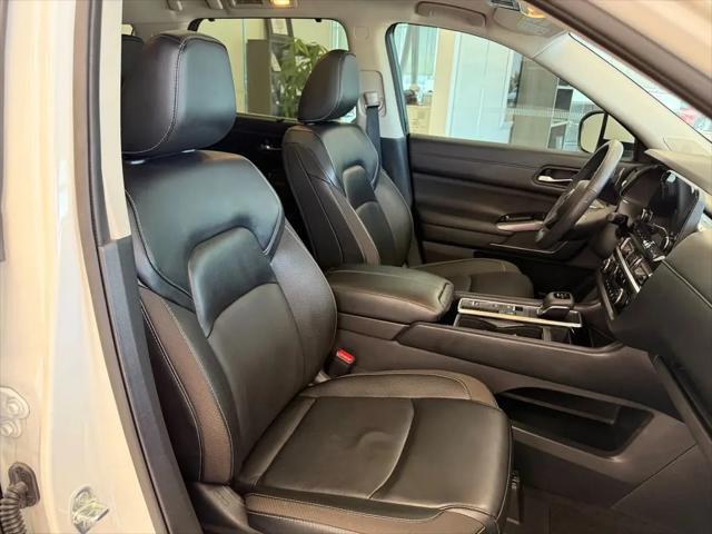 2024 Nissan Pathfinder SL FWD