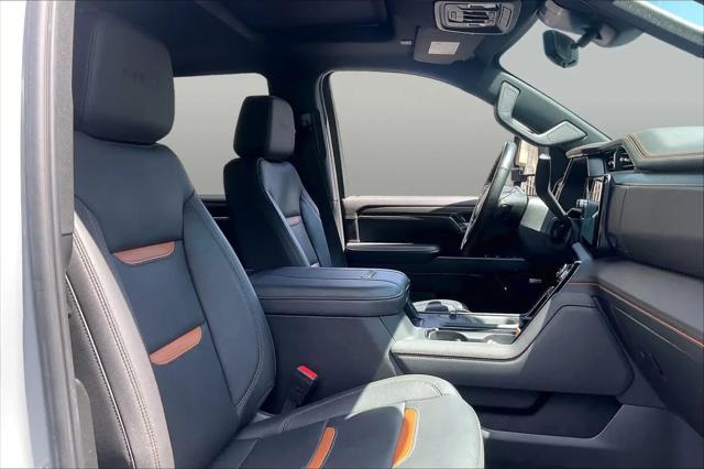 2024 GMC Sierra 2500HD 4WD Crew Cab Standard Bed AT4