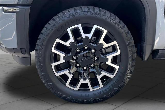 2024 GMC Sierra 2500HD 4WD Crew Cab Standard Bed AT4