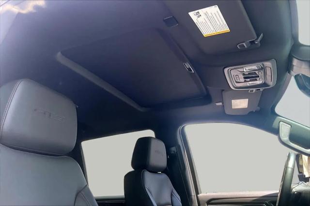 2024 GMC Sierra 2500HD 4WD Crew Cab Standard Bed AT4