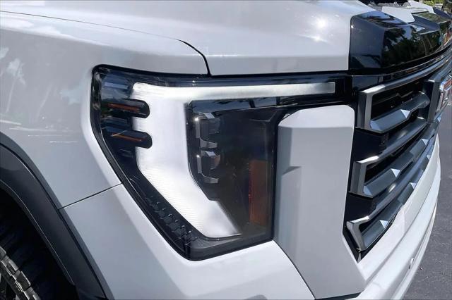 2024 GMC Sierra 2500HD 4WD Crew Cab Standard Bed AT4