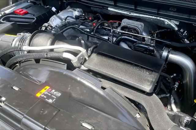 2024 GMC Sierra 2500HD 4WD Crew Cab Standard Bed AT4