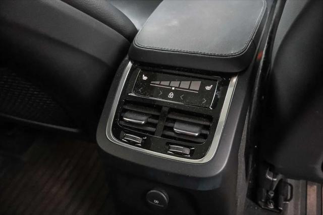 2024 Volvo XC90 Recharge T8 Plus Bright Theme 7-Seater