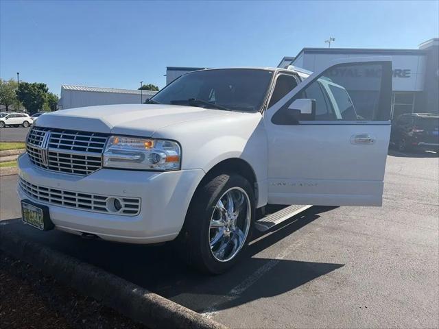 2011 Lincoln Navigator Standard