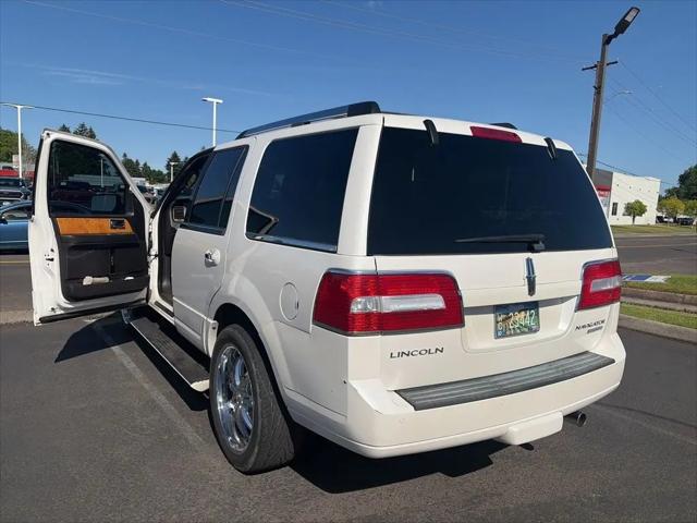 2011 Lincoln Navigator Standard