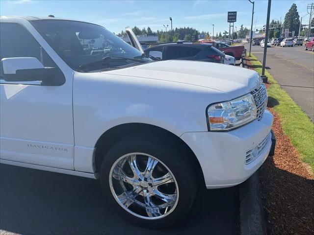 2011 Lincoln Navigator Standard