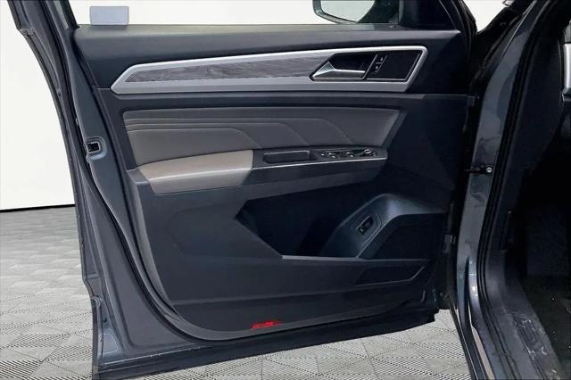2023 Volkswagen Atlas Cross Sport 2.0T SE w/Technology