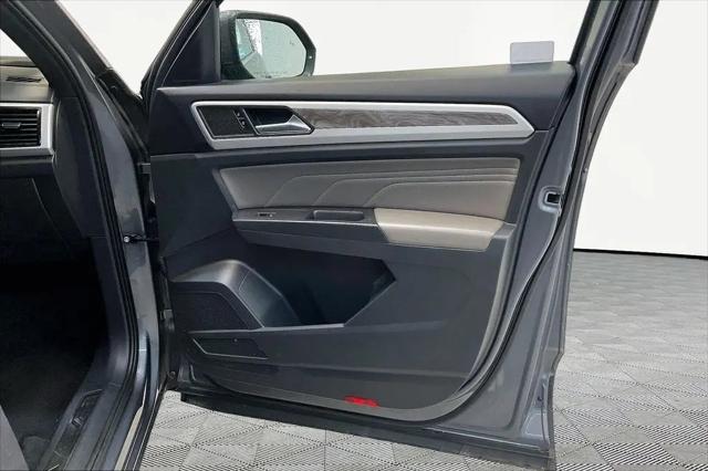 2023 Volkswagen Atlas Cross Sport 2.0T SE w/Technology