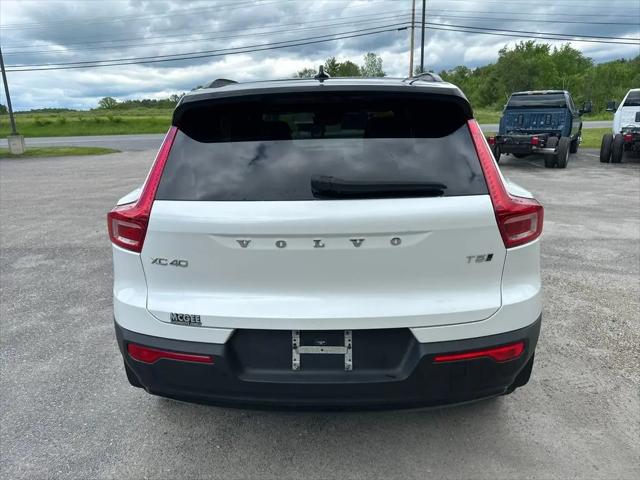 2021 Volvo XC40 T5 R-Design